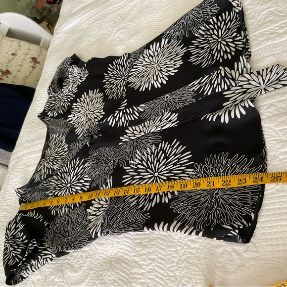 VIOLET & CLAIRE NEW YORK, BLACK AND WHITE FLORAL PRINT, SIZE: L - Picture 10 of 12